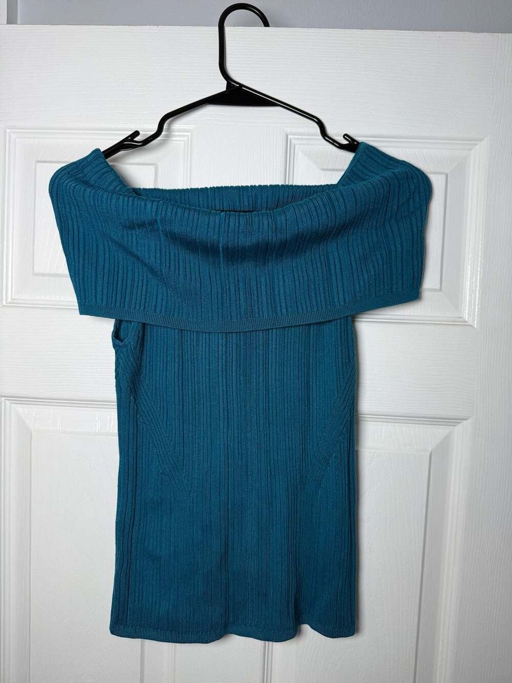 White House Black Market Off Shoulder Top Size M